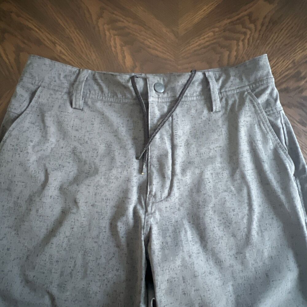 REI Shorts Mens 30 Camo Gray  Milford Hybrid  UPF 50+